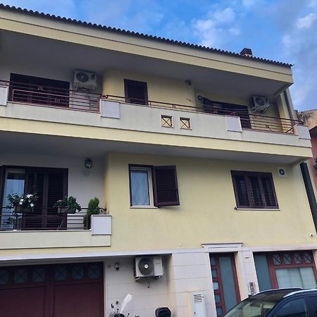 Mansarda Mentana Apartment Vittoria Bagian luar foto